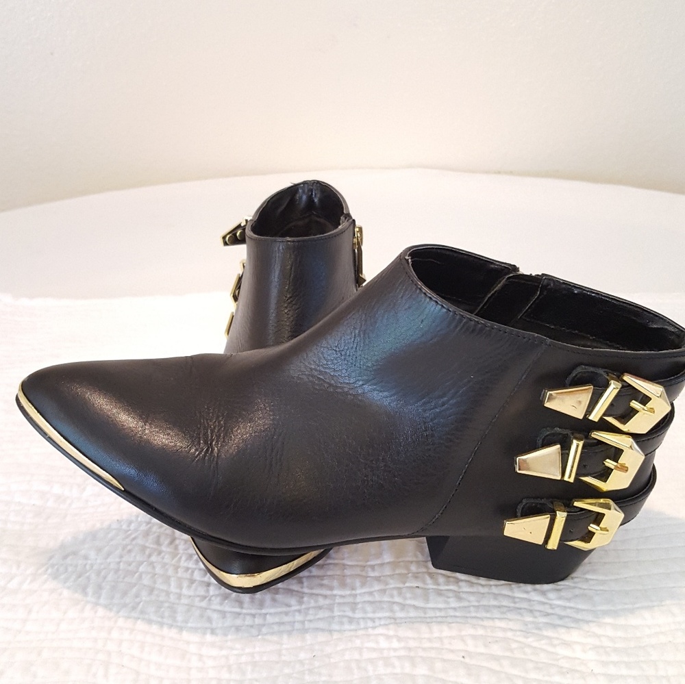 Gold buckles Leather black booties